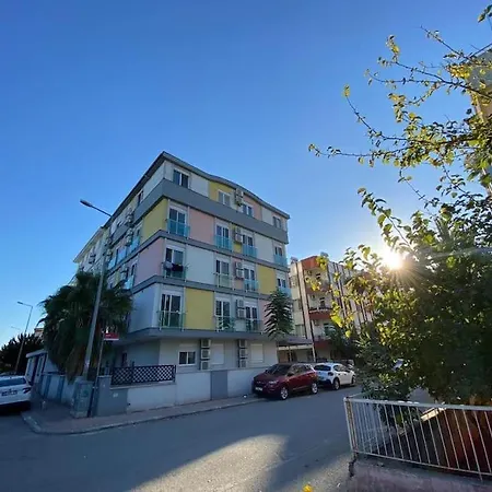 Muhtesem Konum, Genis Daire'2' Apartment