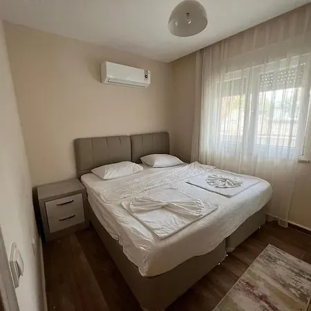 Muhtesem Konum, Genis Daire'2' Apartment