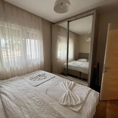 Muhtesem Konum, Genis Daire'2' Apartment